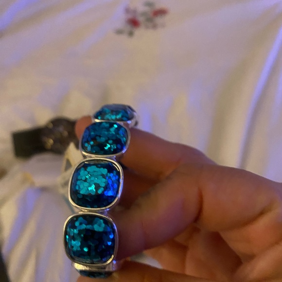 Grab bag of costume jewelry - Picture 5 of 7